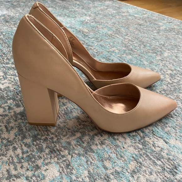 Bleeker & Bond Shoes - Bleeker & Bond 3.5 Inch Nude Block Heels - Size 9